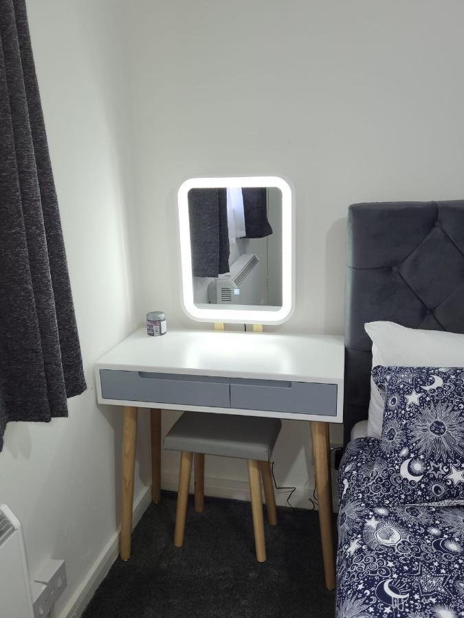 Delight Apartment, Close To Excel, London City Airport & O2! Екстериор снимка