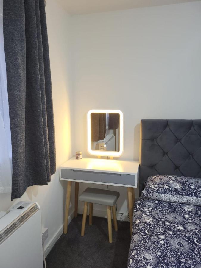 Delight Apartment, Close To Excel, London City Airport & O2! Екстериор снимка